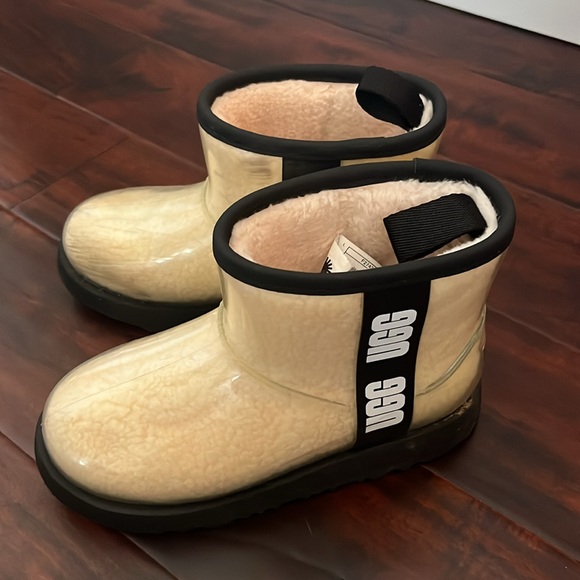 Ugh boots waterproof - Picture 3 of 3